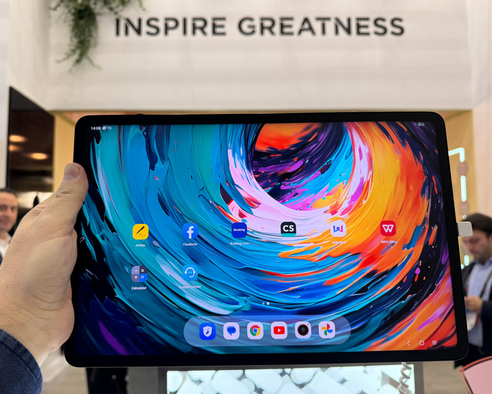 Following a preview at CES 2024, the TCL NXTPAPER 14 Pro, featuring a large 14" 2.8K display, incorporates innovative CPL technology and DC dimming to minimize eye strain and provide a comfortable viewing experience. 