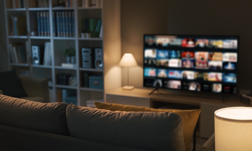 Σου διαλέγουμε series marathons σε Disney+ και Netflix ανάλογα τα vibes σου!
