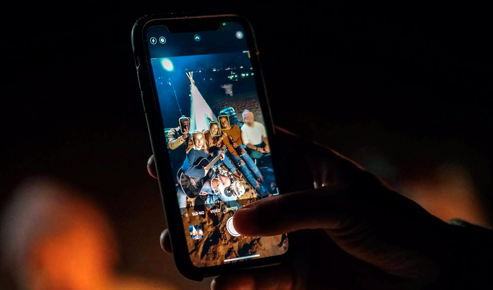 Take Smartphone Photos In The Dark 