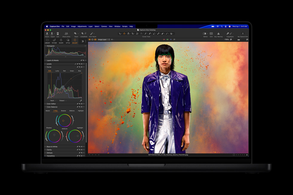 MacBook Pro M5 screen