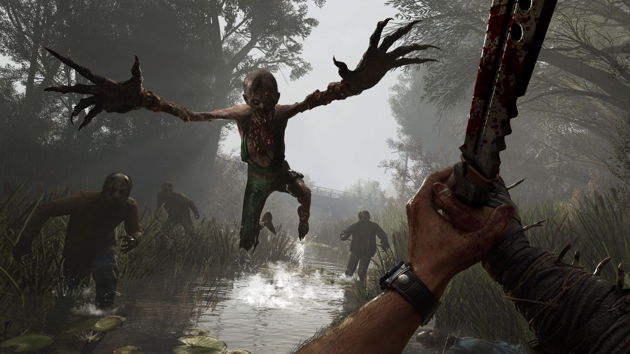 Scene where an enemy jumps up to the player and the player is ready to defend with a metal machette