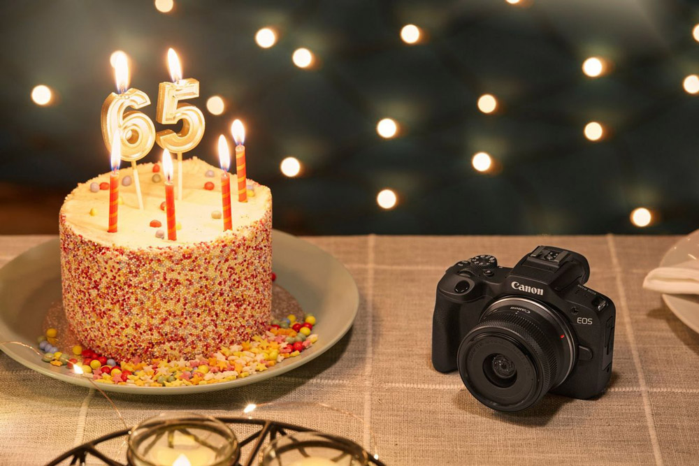 Its excellent still-image capabilities start with its APS-C-sized 24.1MP CMOS sensor and DIGIC 8 processor, and the camera also provides 4K 24p cropped video recording.