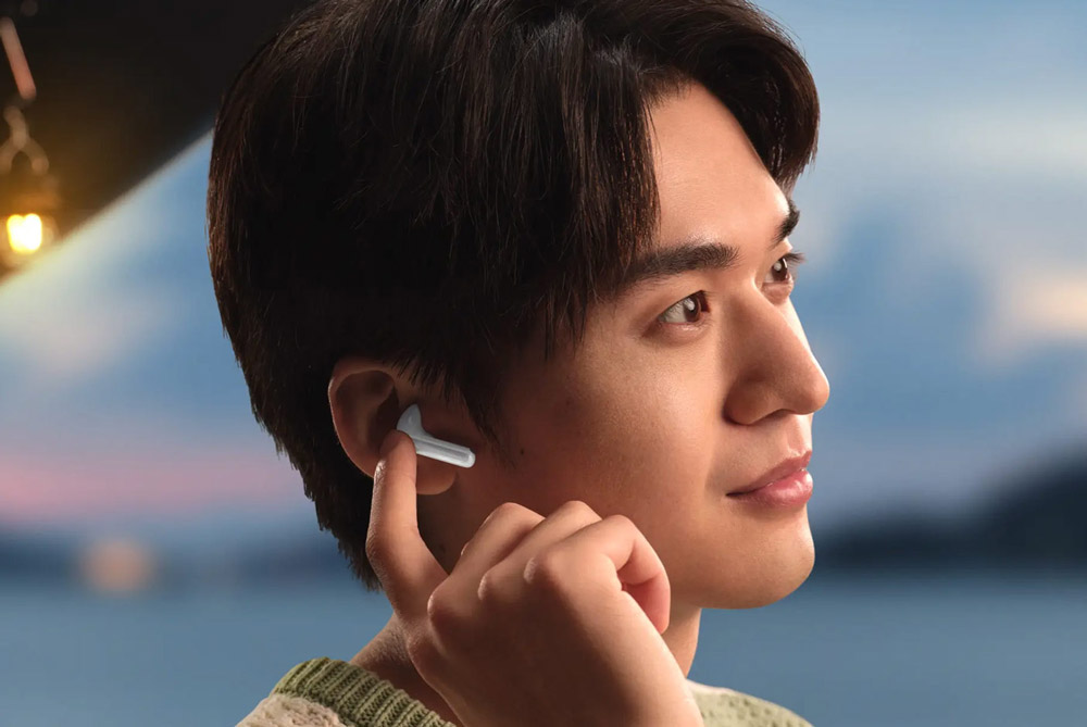 Robust Bluetooth 5.3 connections keep sound and image in sync,5 for immersive audiovisual experience.