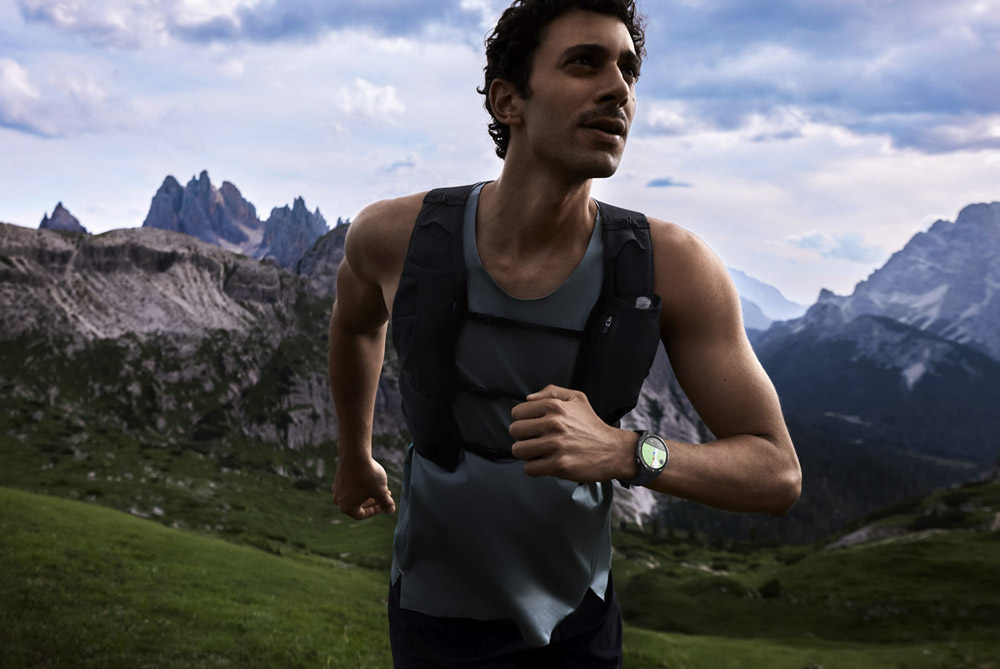 The GT 5 Pro comes in two sizes: 46 mm and 42 mm. We reviewed the premium Titanium model, with both the body and strap made from titanium alloys.