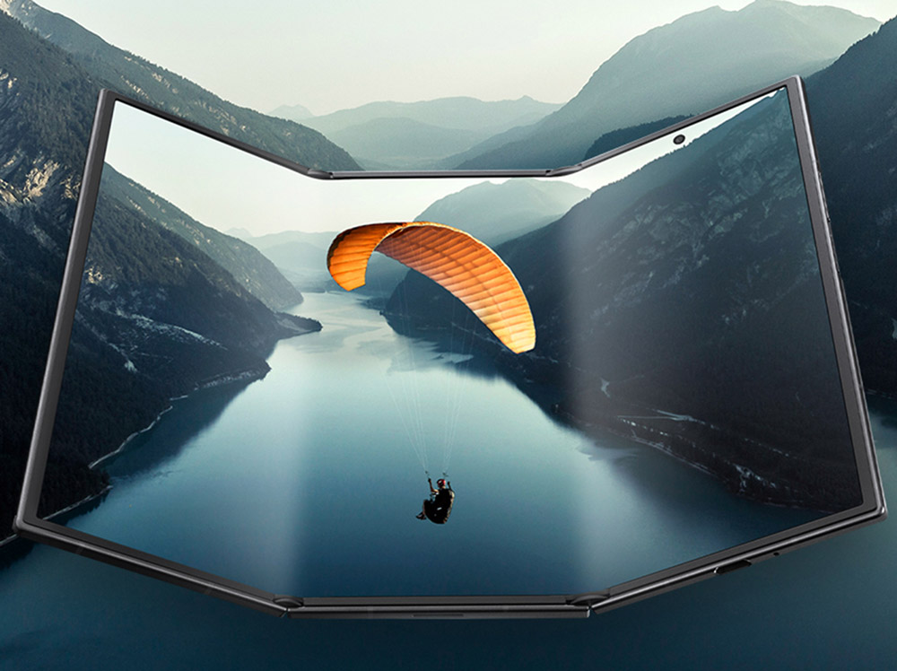 A Pocket-Sized, Cinematic Viewing Experience
