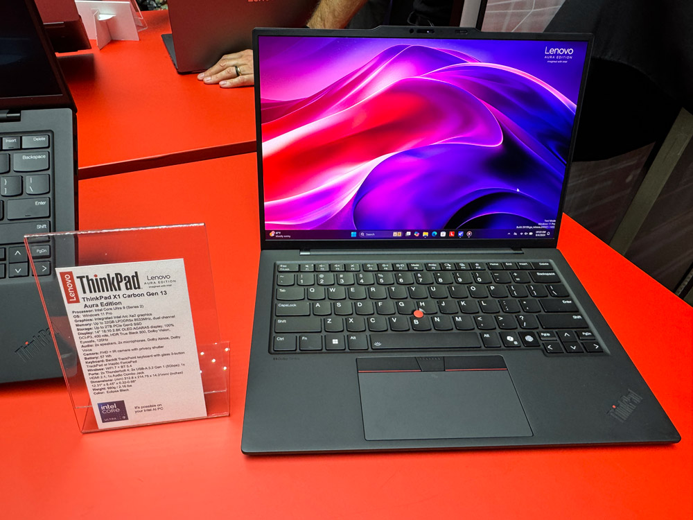 Lenovo ThinkPad X1 Carbon Gen 13 Aura Edition