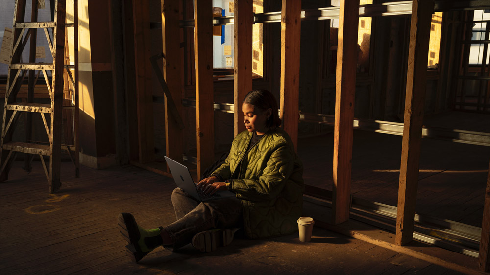 MacBook Pro empowers users to work and be creative wherever they are, with even more game-changing performance and extraordinary battery life.