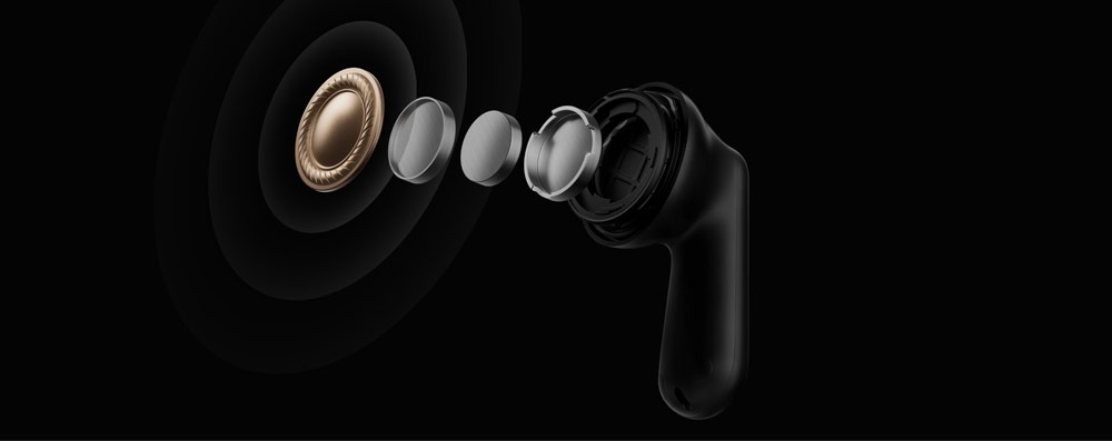 The 12.4mm extra-large dynamic driver delivers more powerful sounds with robust titanium-plated diaphragms for boosted sound quality. It captures and recreates every detail to bring deep and resonating bass, full-bodied mids, and crystal-clear trebles.