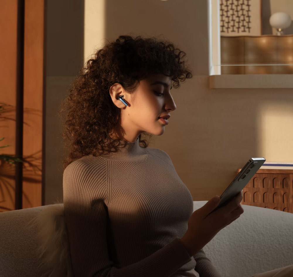 With the LHDC 5.0 Bluetooth® codec, the OPPO Enco X3i reaches an impressive 96kHz sample rate and 24 bit depth, along with a maximum bit rate of 1Mbps. Certified with Hi-Res Audio, it recreates captivating melodies and impeccable sound quality to start your day.