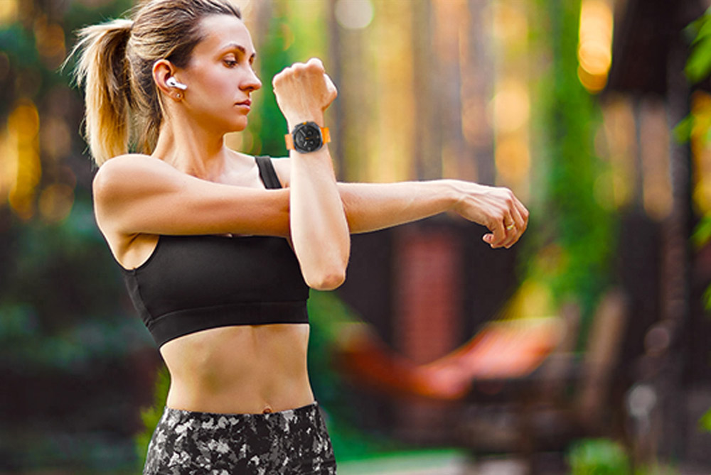 Finally, a Watch as tough as your workouts. Galaxy Watch Ultra is built for top-of-the-line performance wherever the trail takes you, from frozen mountain peaks to dusty deserts.