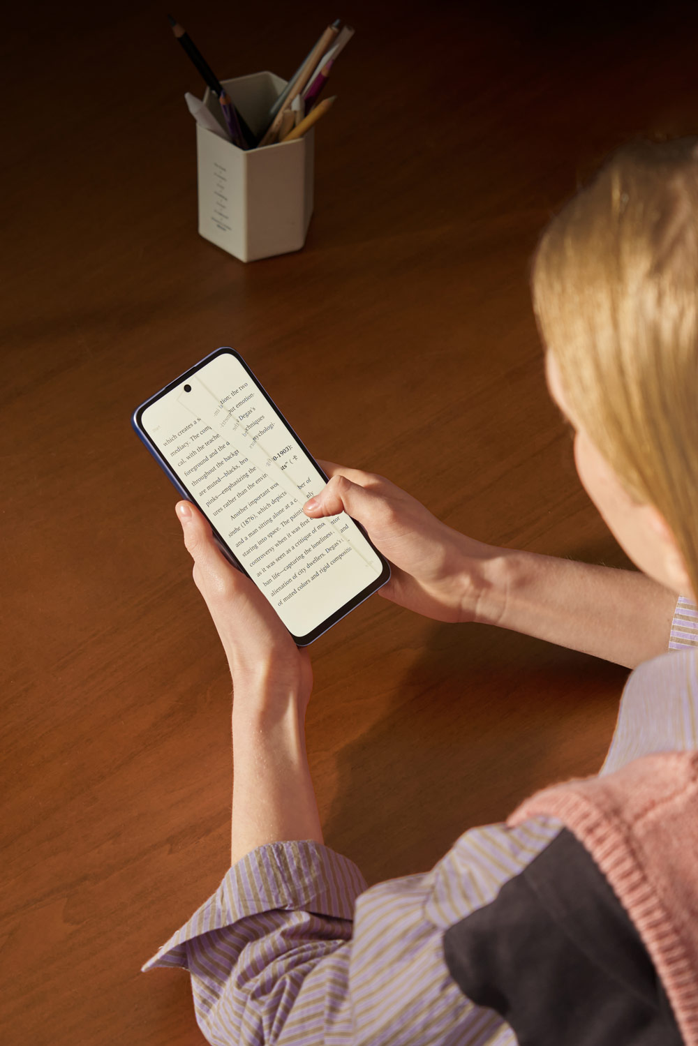 Central to this experience is the innovative NXTPAPER Key, which allows users to seamlessly switch between display modes, ensuring optimal viewing for every situation.