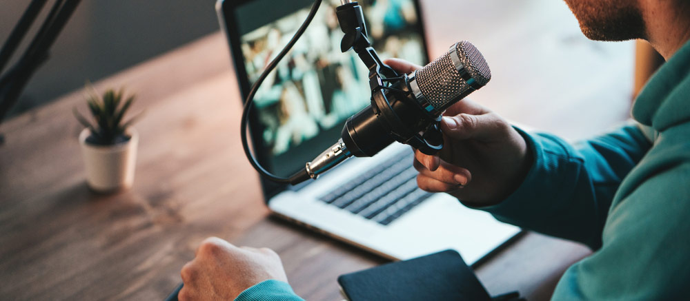 Internet radio broadcast using a microphone and a laptop 