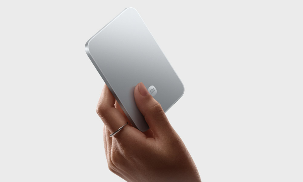 Xiaomi Magnetic Power Bank 5000 Hand