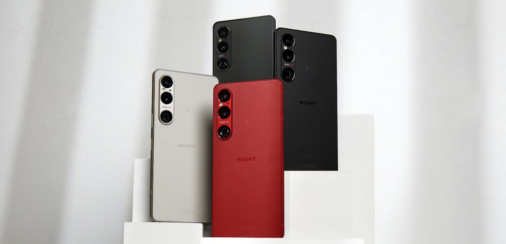 Tactile and sophisticated design with texturized finish to improve grip and genuine camera look and feel with dedicated camera shutter button. Also available in Black, Platinum Silver and Khaki Green