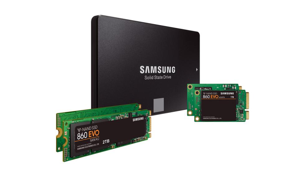 860-EVO-SSD-Familyshot