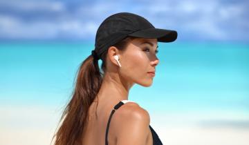 woman_summer_ear_buds