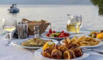 Seafood.,Delicious,Fried,Calamari,,French,Fries,,Cucumber,,Fried,Zucchini,And
